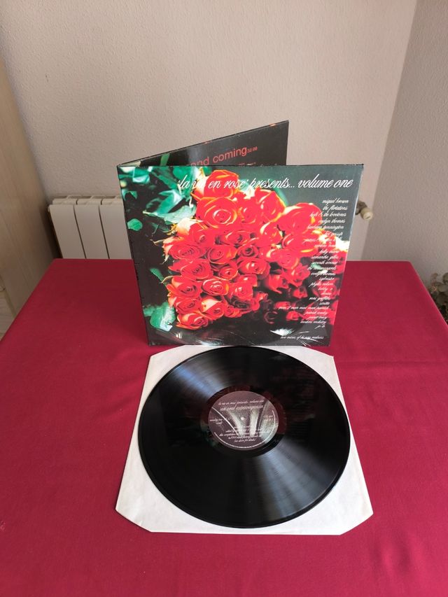 La Vie En Rose' Presents... Volumen One.
Non-Stop 