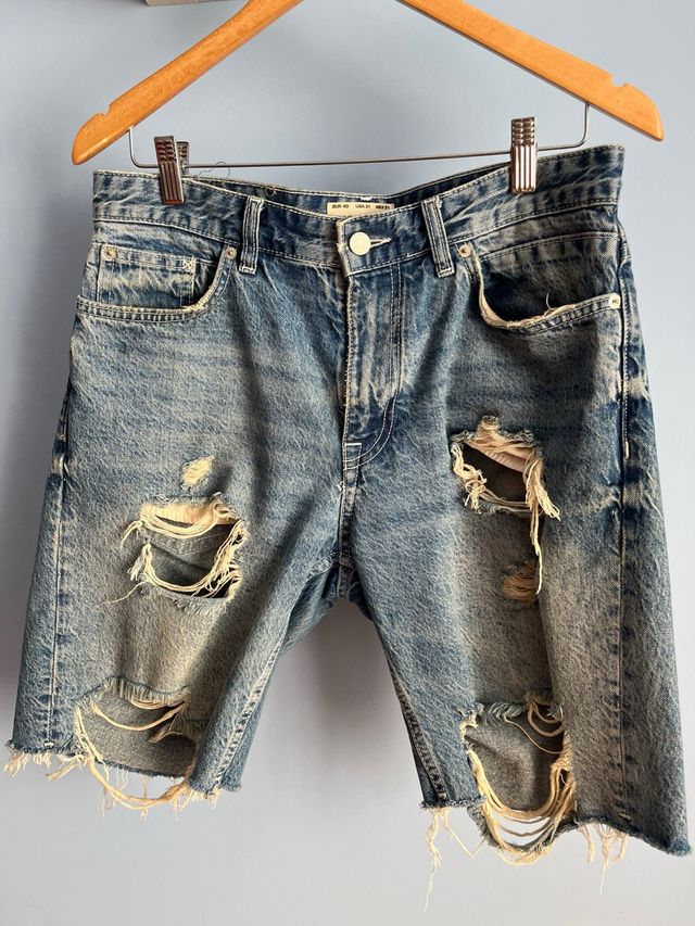 Pantalones cortos vaqueros rotos