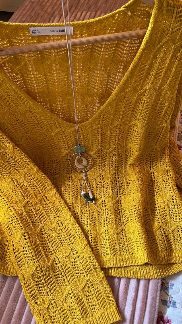 Jersey Sfera mostaza en Oferta.