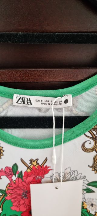 Top Zara estampado.