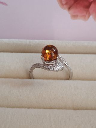 Anillo ámbar con mosquito 8mm
