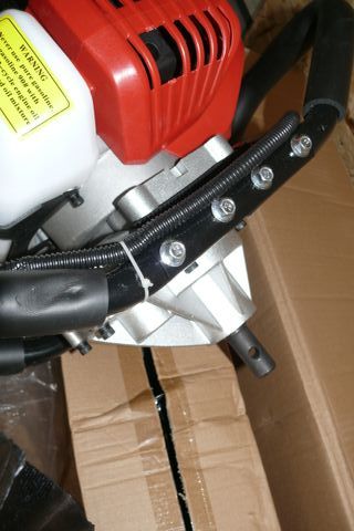 Furador de solo BU-KO-5200 a gasolina