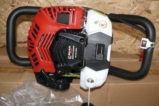 Furador de solo BU-KO-5200 a gasolina