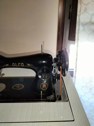 Máquina coser Alfa S.A. España
