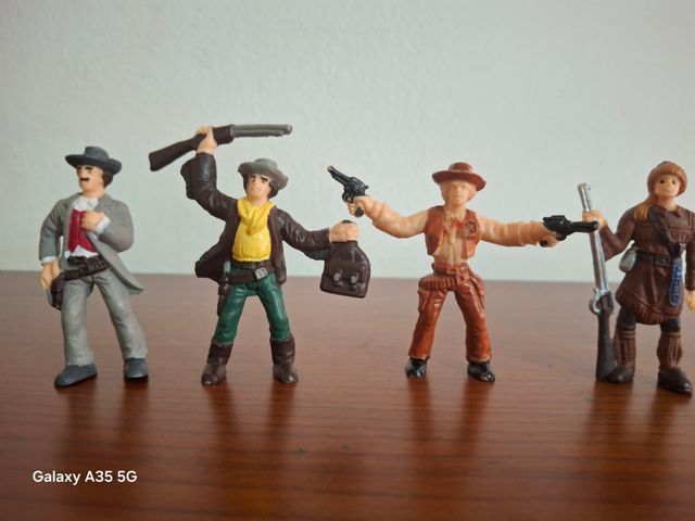 SOLDATI DI PLASTICA, cowboy Novolinea