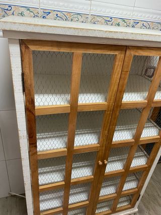 Vitrina Banak Importa - Madera y metal