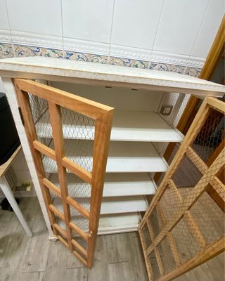Vitrina Banak Importa - Madera y metal