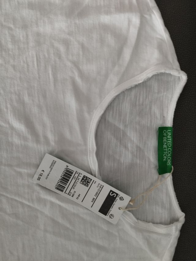 Camiseta Benetton blanca - Hombre. Nueva!