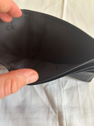 Calvin Klein - Cartera de Cuero Negra