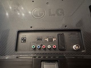 TV LG 22" - Pantalla negra