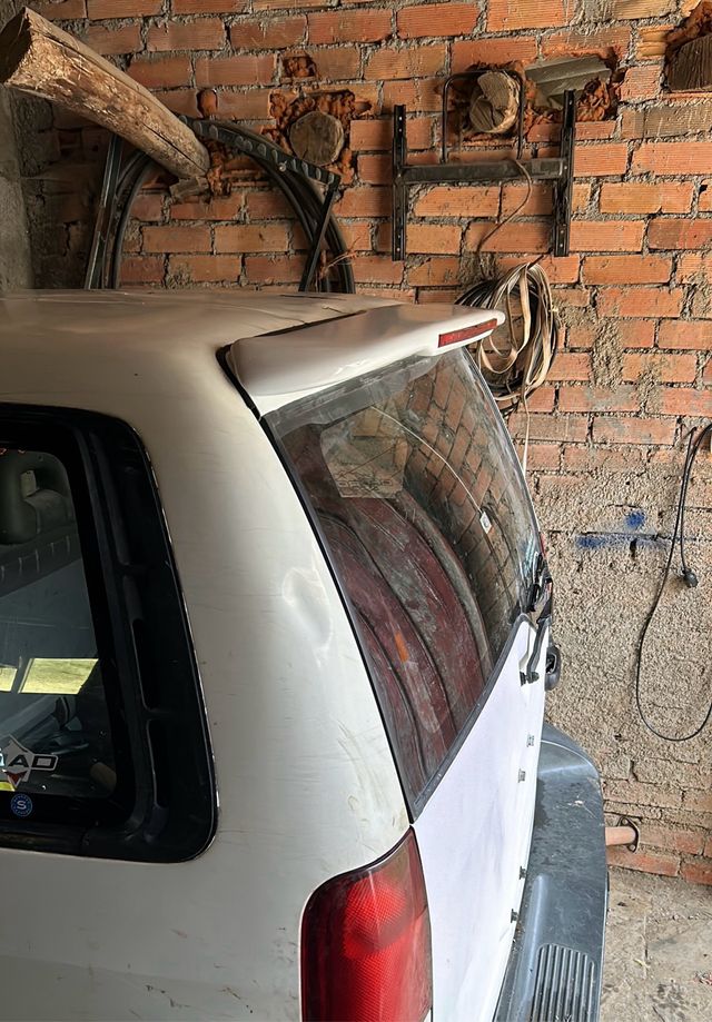 Portón trasero Nissan Terrano II