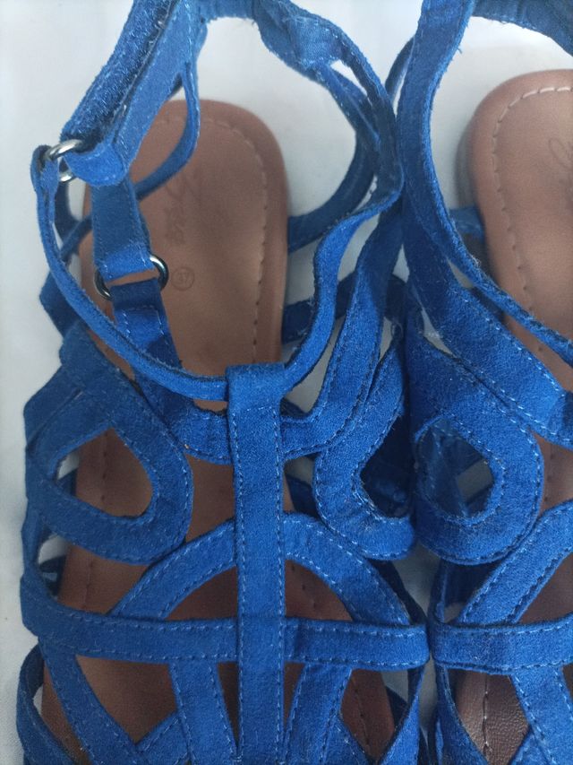 Sandalias planas azules