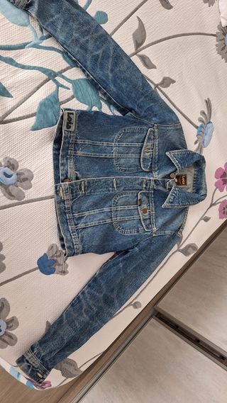Chaqueta vaquera Lois azul.