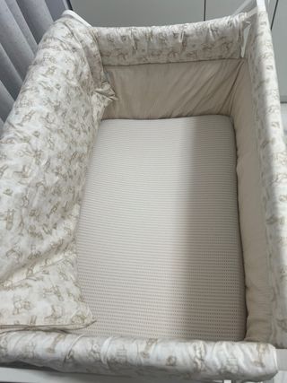 Minicuna bebé - Blanca con ruedas