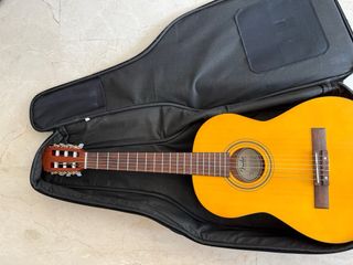 Guitarra clásica Fender + funda