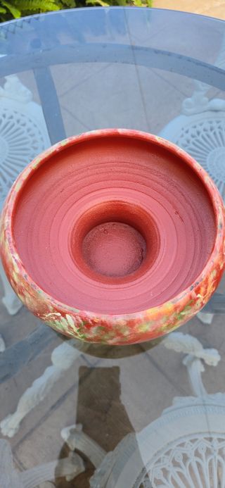 Jarrón cerámico rojo y verde