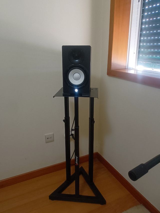 Coluna Yamaha HS5 c/ Suporte