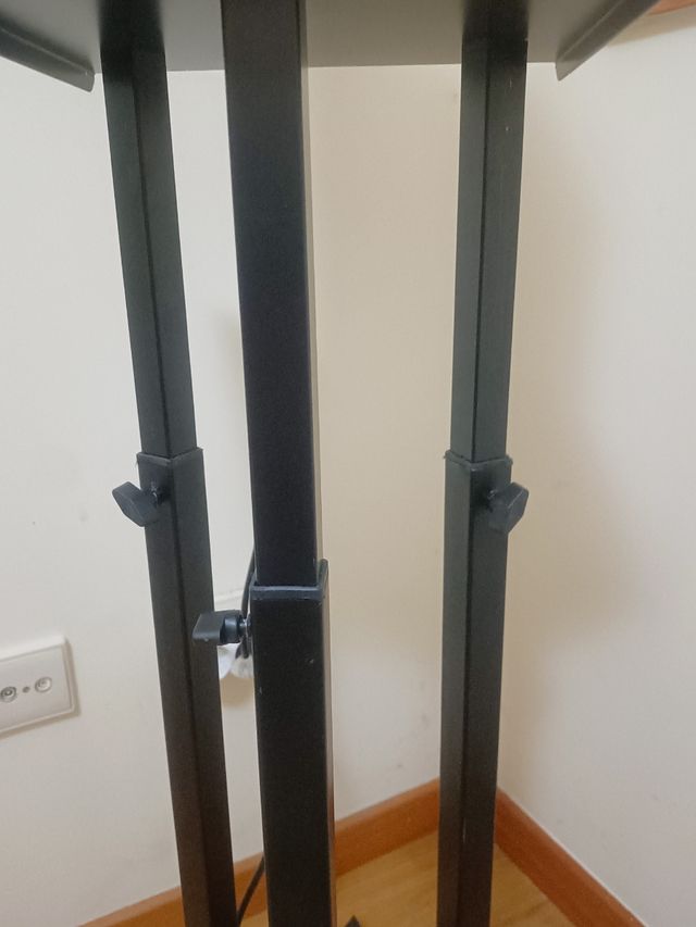 Coluna Yamaha HS5 c/ Suporte