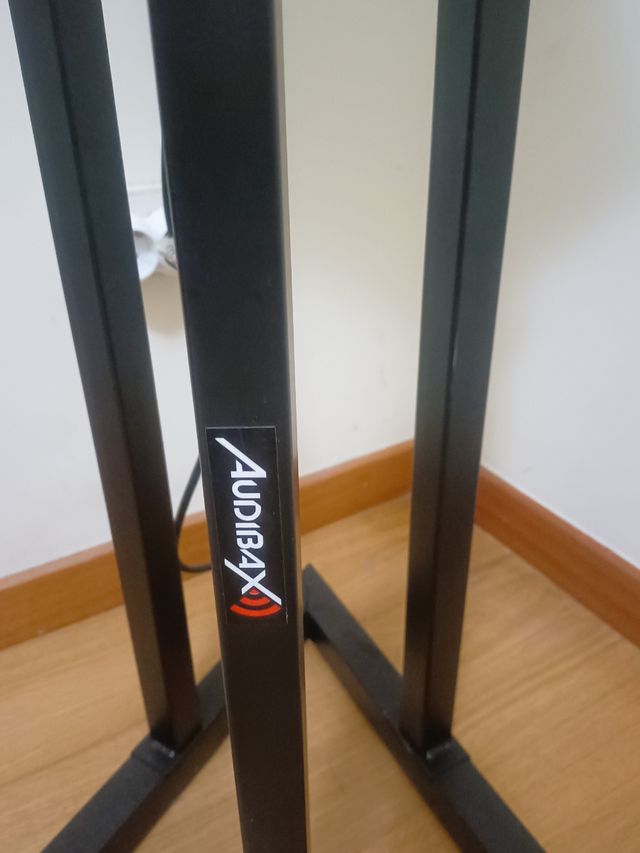 Coluna Yamaha HS5 c/ Suporte