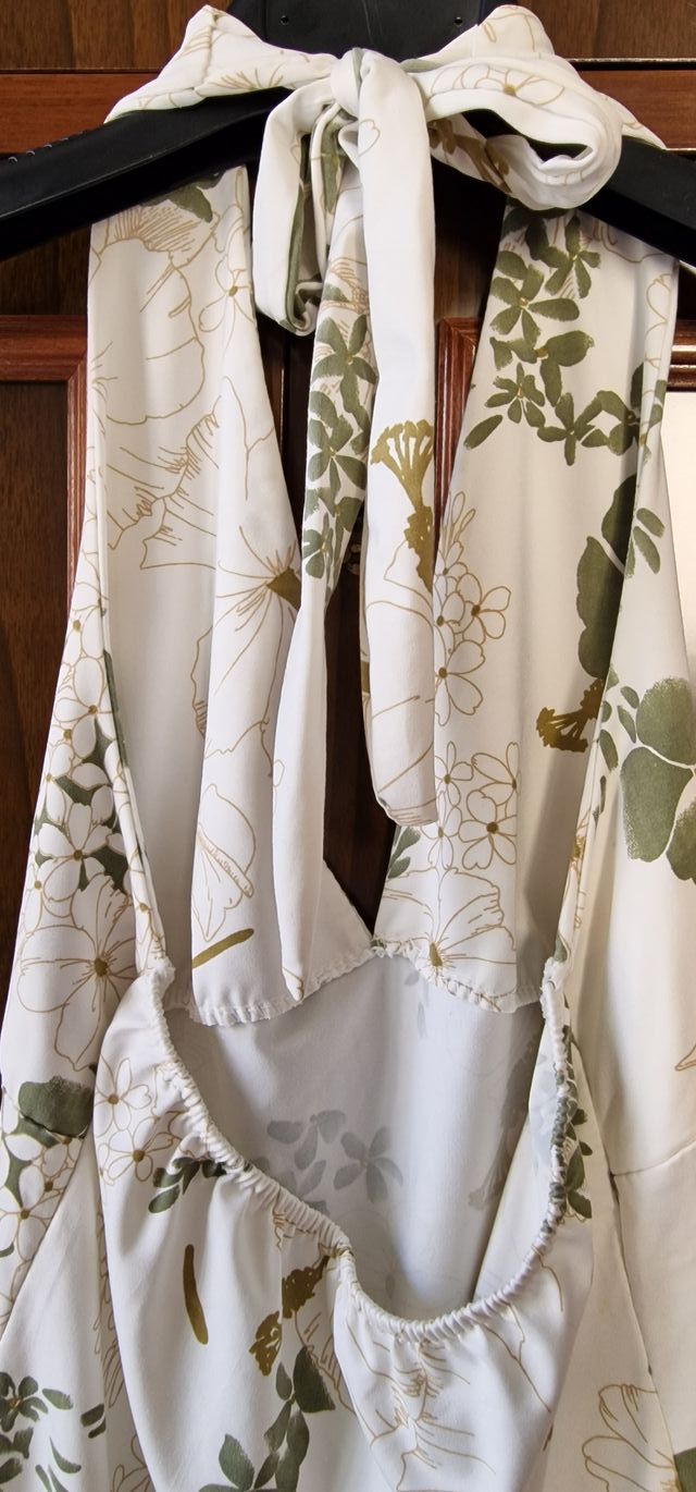 Top estivo schiena scoperta con fiori verde-oro