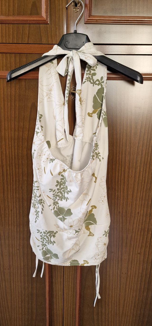 Top estivo schiena scoperta con fiori verde-oro