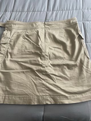 Falda beige militar