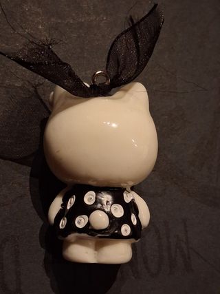 Ciondolo Hello Kitty bianco e nero