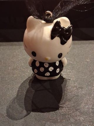 Ciondolo Hello Kitty bianco e nero