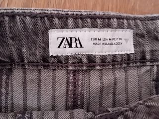 Minifalda plisada Zara - Negra y Gris - M