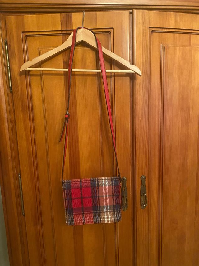 Bolso rojo cuadros