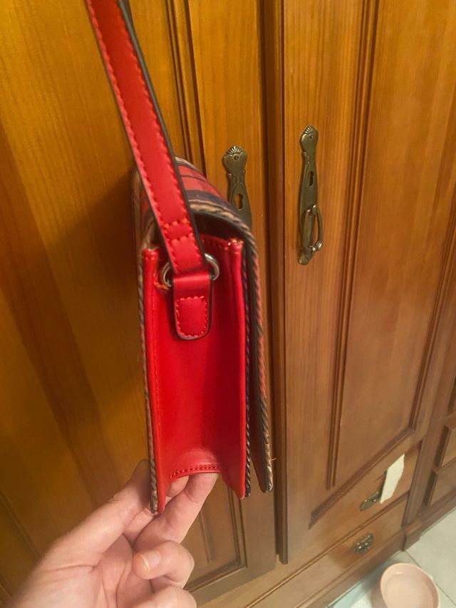 Bolso rojo cuadros