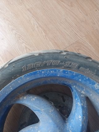 Rueda Scooter 120/70-12
