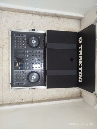 Traktor S4 MK1 
