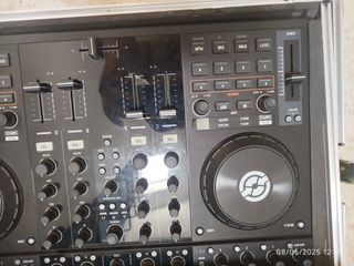Traktor S4 MK1 
