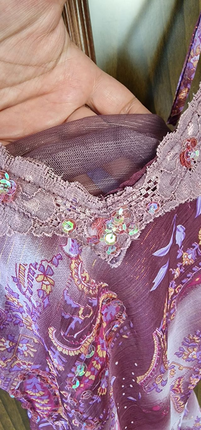 Canotta viola floreale