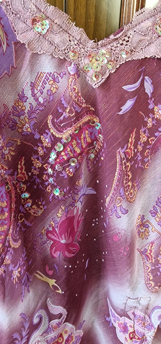 Canotta viola floreale