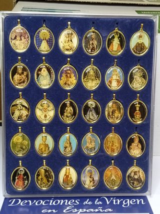 Devoción de la Virgen en España Colección medallas