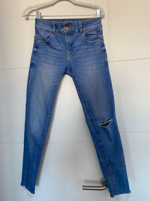 Jeans Bershka push up - tiro alto
