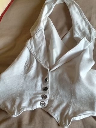 Chaleco blanco corto de mujer; lino.