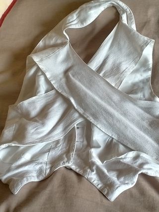 Chaleco blanco corto de mujer; lino.