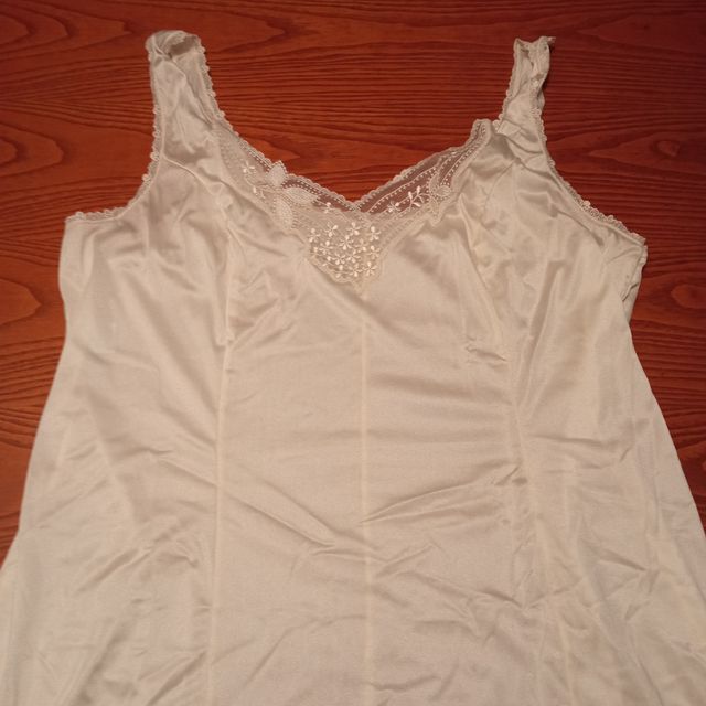 sottoveste color panna, con pizzo, NUOVA