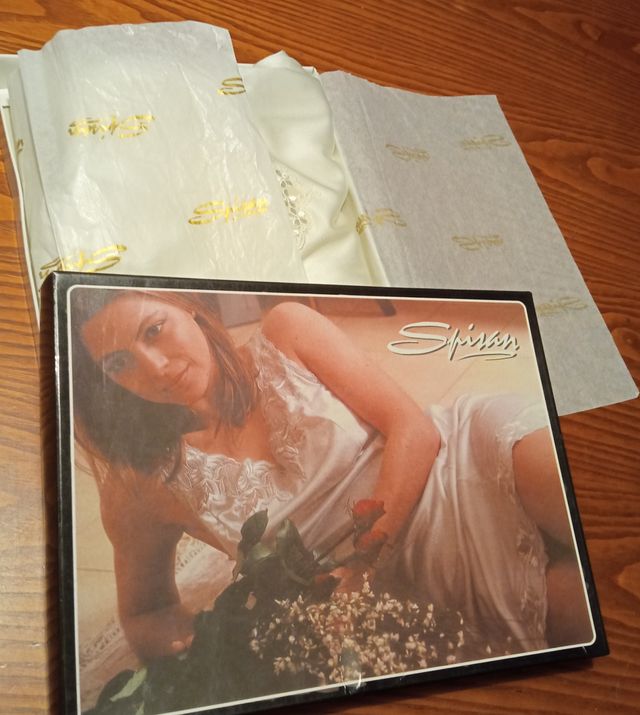 sottoveste color panna, con pizzo, NUOVA