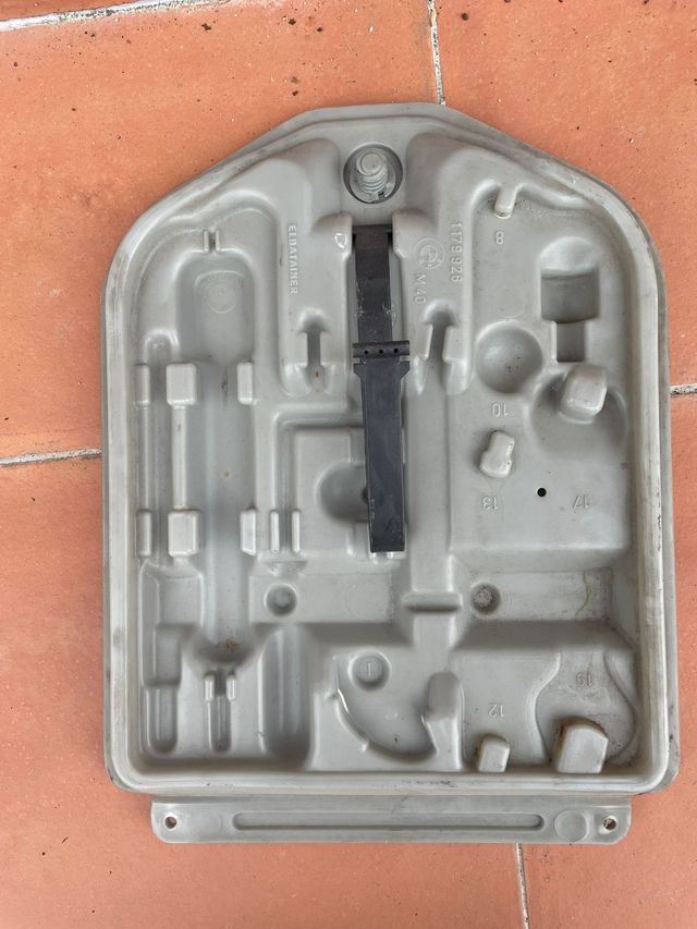 Caja herramientas BMW E30