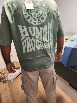 Camiseta Zara verde oliva talla como una M/L
