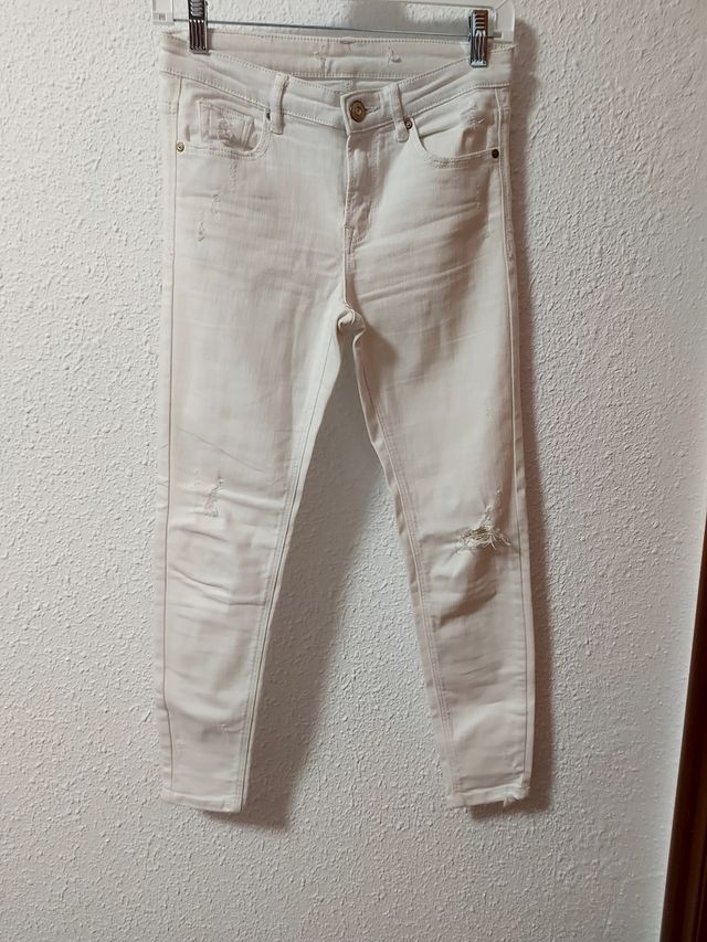 Pantalón blanco pitillo
