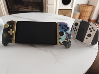 Nintendo Switch OLED - Blanca y Negra