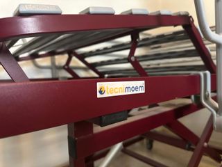 Cama articulada eléctrica con carro elevador.