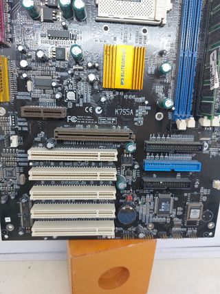 Placa base Elitegroup K755A
