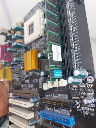 Placa base Elitegroup K755A