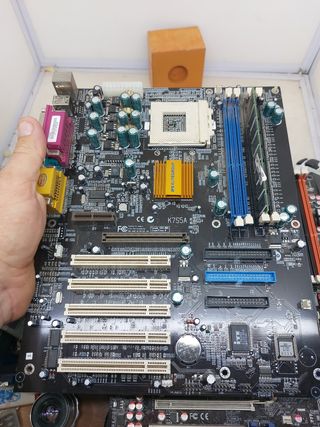 Placa base Elitegroup K755A